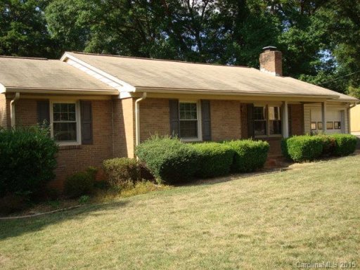 2 Spruce Pine Drive