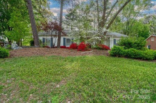 6815 Old Post Road
