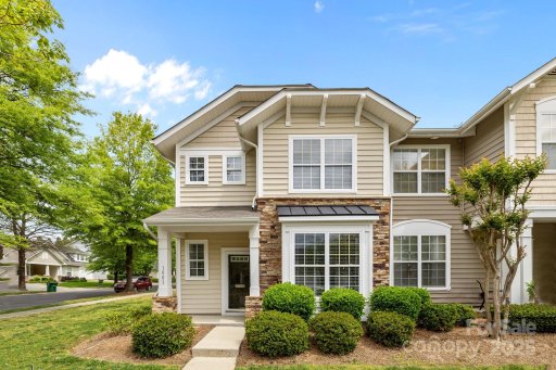 1001 Woodglen Lane