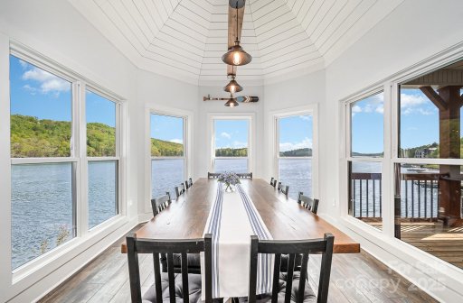602 Shoreline Road 144