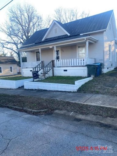 421 E Cemetary Street