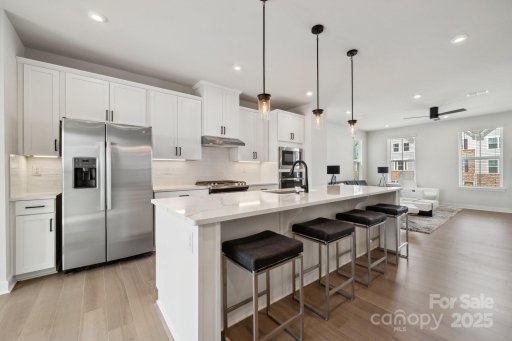 9823 Oaklawn Boulevard