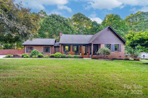 2202 Bearskin Lane
