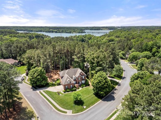 221 Silvercliff Drive