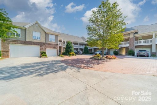 9047 Rosalyn Glen Road