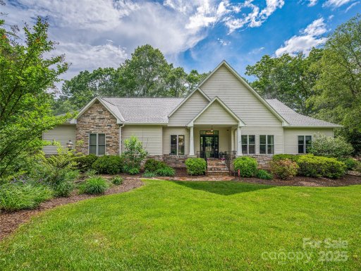 138 Bridlewood Trail