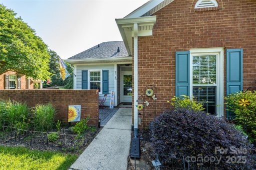 9239 N Vicksburg Park Court