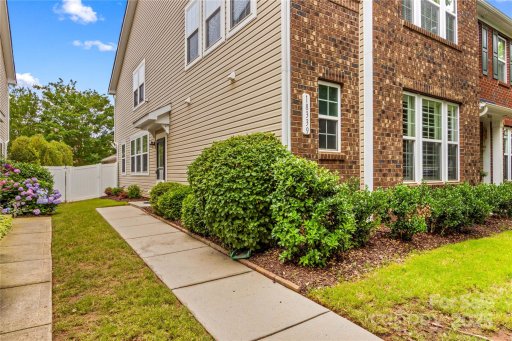 18339 The Commons Boulevard