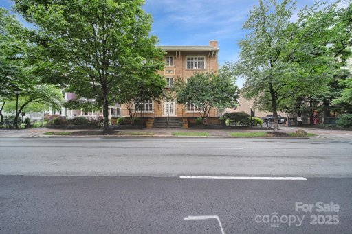 515 N Church Street 305