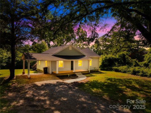 1528 Avondale Drive