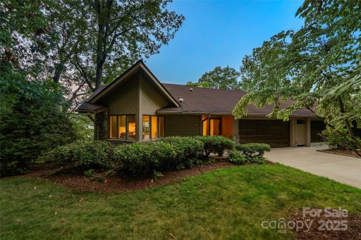 3301 Timber Trail