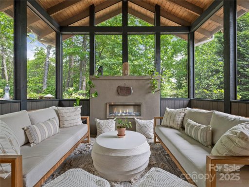 3 Turkey Roost Court