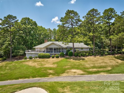 17 Heritage Drive