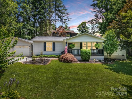 1040 Mountain View Street