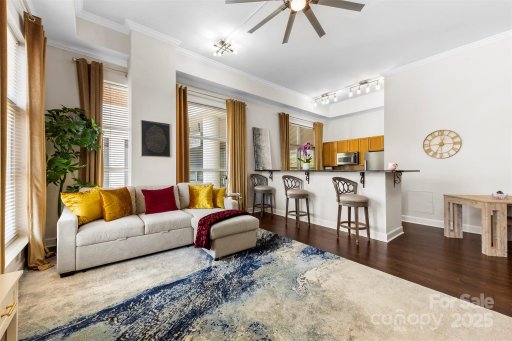 1315 E Boulevard Boulevard 204