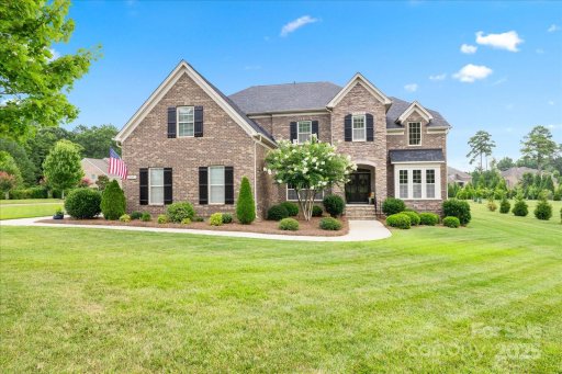 901 Hidden Pond Lane