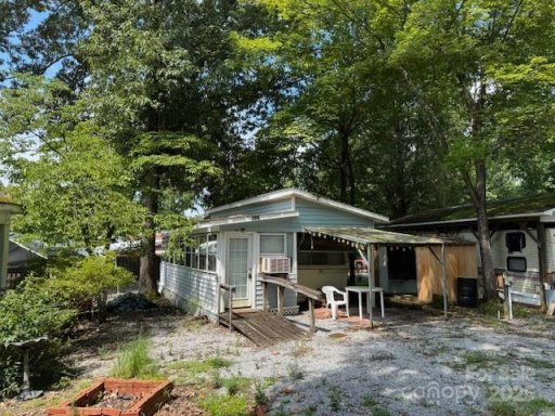 104 Oak Trail