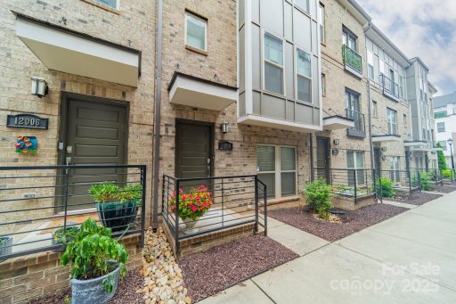 12010 Brooklyn Avenue