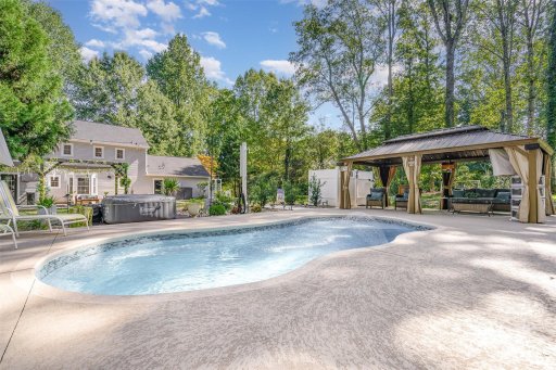 8017 Appaloosa Lane