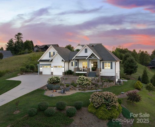 11 Gracie Lane