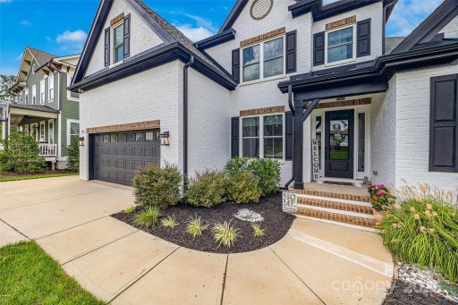 1913 Manor Court