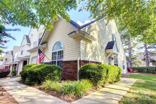 951 Sparrows Nest Lane