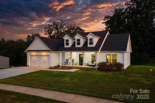 1724 Ivey Court