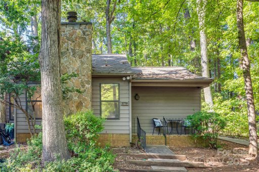 2770 Dogwood Hills Court