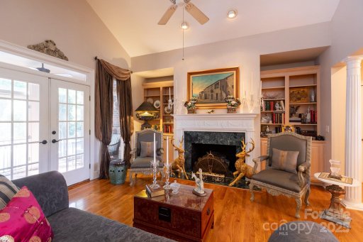 8731 Oakthorpe Drive