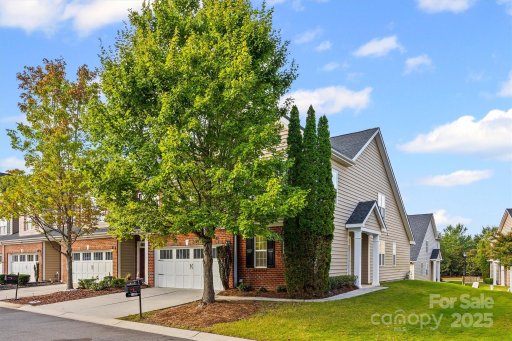 11022 Lucky Horseshoe Lane