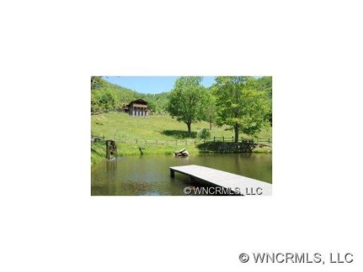672 Rockcliffe Lane