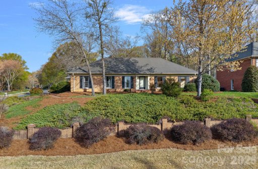 1001 Thistle Court
