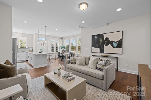 2907 Herringbone Road