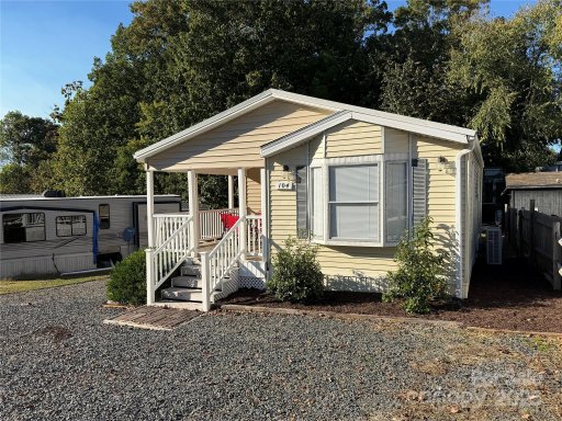 104 Hummingbird Drive