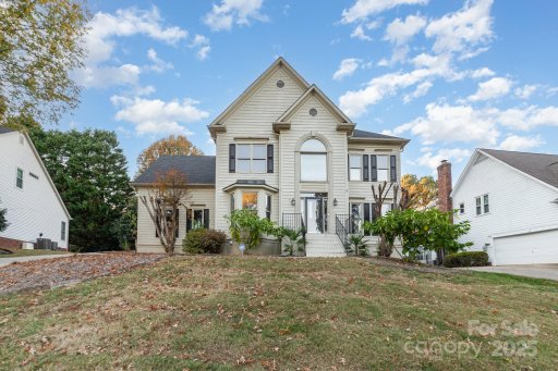 4910 Foxbriar Trail