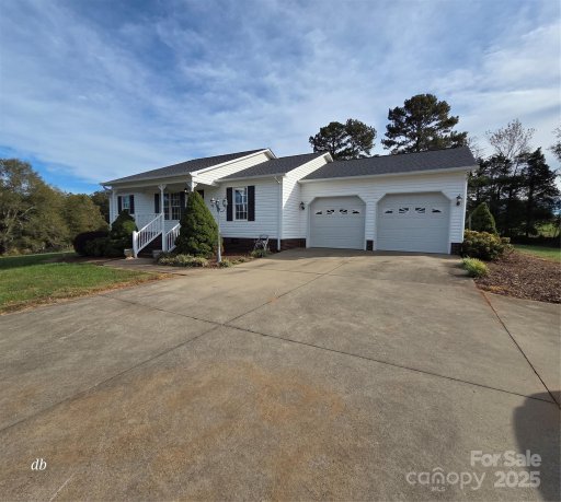 325 Gwen Lane