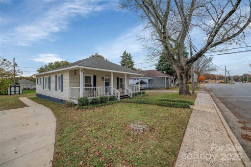 399 Woodlawn Street
