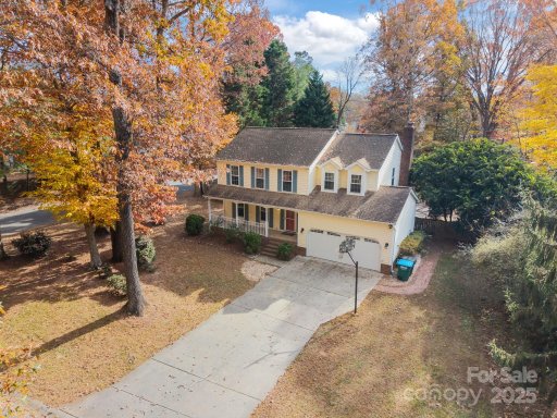 2438 Crescent Knoll Drive