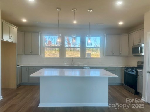 250 Ferebee Place BRX0071