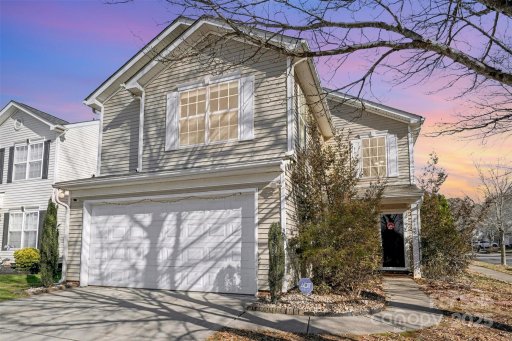 2104 Pawpaw Lane