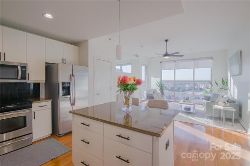 333 W Trade Street