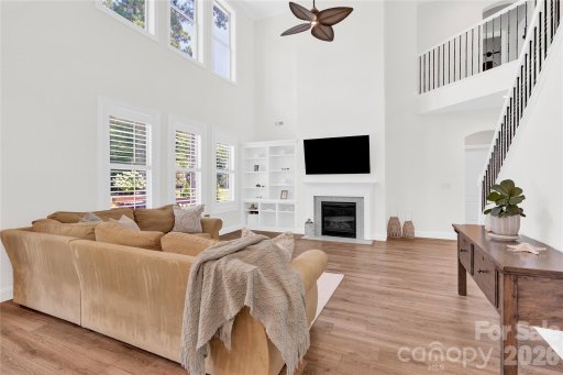 125 S San Agustin Drive