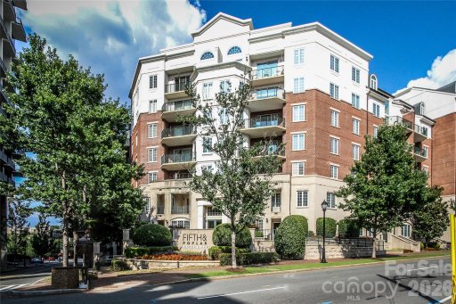300 W 5th Street