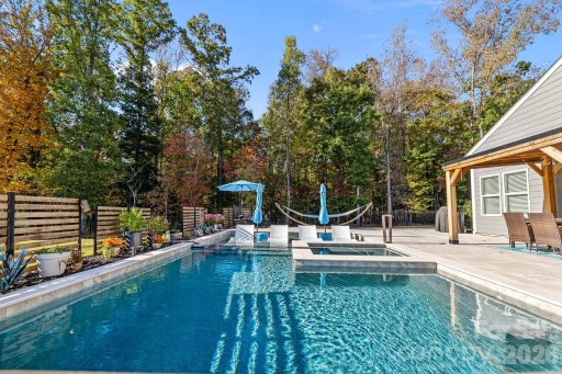 1512 Trevino Way