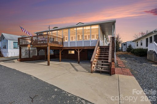 109 Scenic View Drive