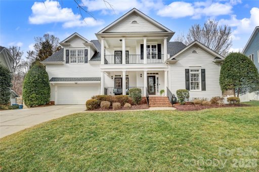 623 N Oak Drive