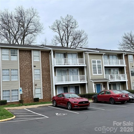 1649 Arlyn Circle