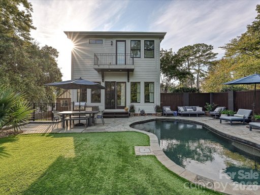 1111 Pierce Street