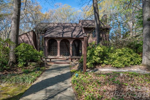 1432 Laurel Lane