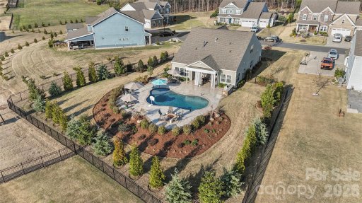 1425 Lester Circle